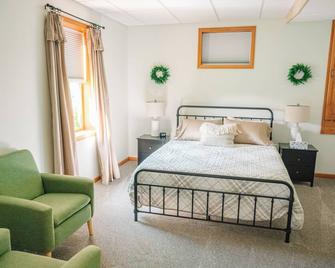 The Guest House at Elm Run Farms - Orrville - Bedroom