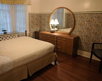 3 floors character house - Winnipeg - Bedroom