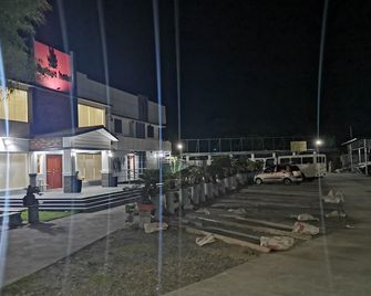 RedDoorz Plus @ Jollydays Hotel Nueva Ecija - San Jose City - Vista del exterior