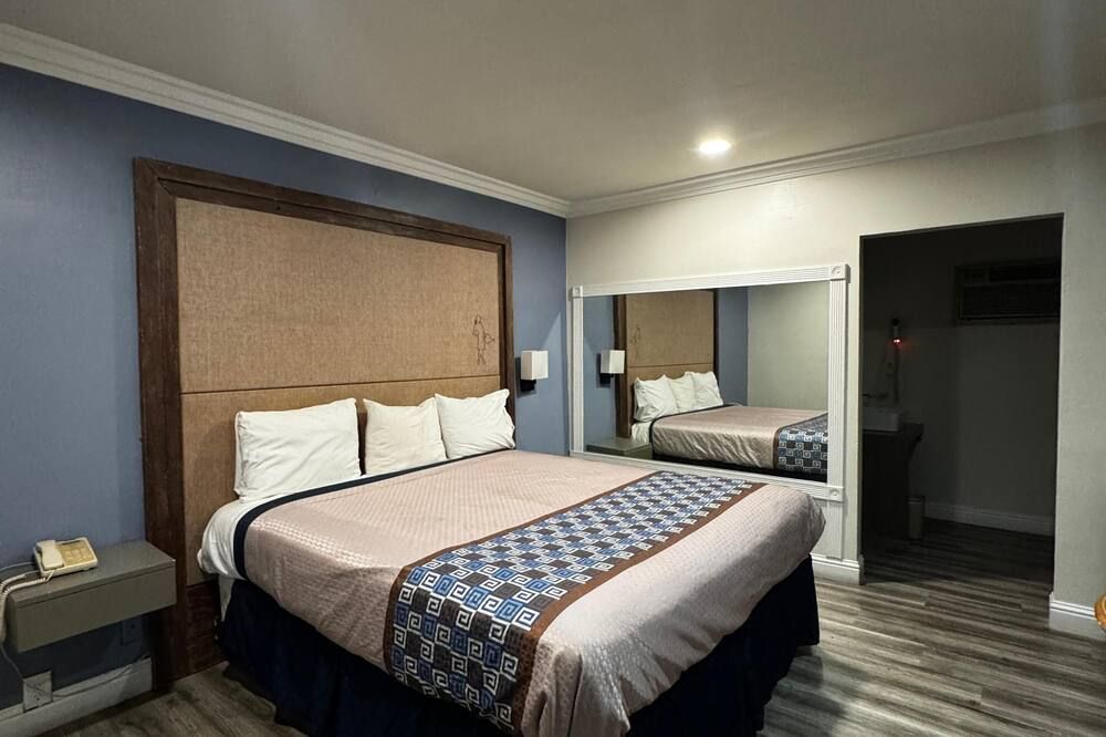 Friendship Motor Inn