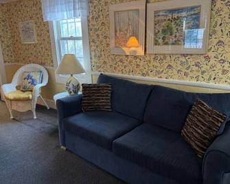 Charming 2-bedroom cottage in lovely Mackinac Island with WiFi - Mackinac Island