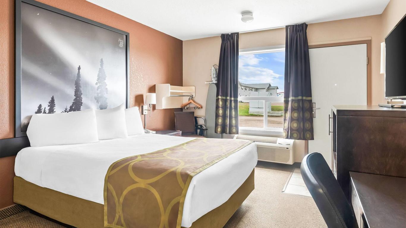 Super 8 by Wyndham Meadow Lake