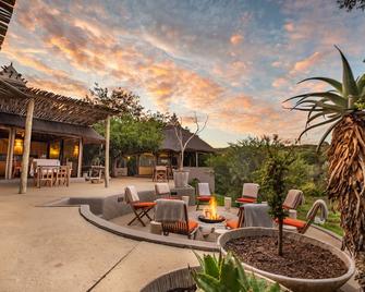 Safari Lodge - Amakhala Game Reserve - Paterson - Patio
