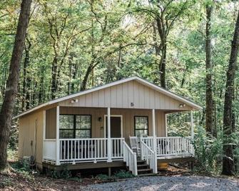 Fishing Retreat Cabin - 2bed/1 bath - Scottsboro