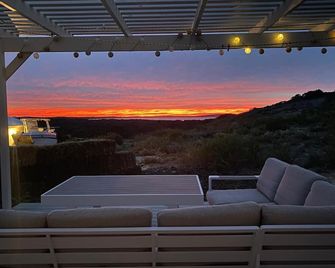 Experience Serenity In A Unique Strawbale Retreat With Breathtaking Views - Bremer Bay - Balcony