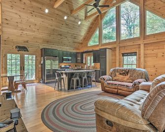 بالمرتون كابين بي/ جايم روم إي 5 مي تو بلو مت ان - بالميرتون - غرفة معيشة