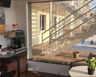 Motel 6 Odessa, TX - 2nd Street - Odessa - Escaleras