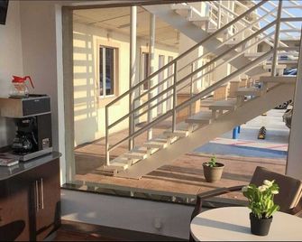 Motel 6 Odessa, TX - 2nd Street - Odessa - Escaleras