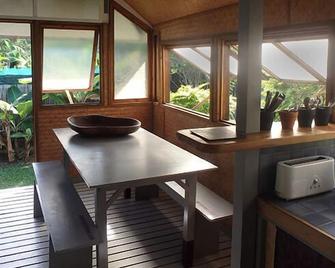 Charming Bungalow In Polynesia, Sleeps 5, Near Beach, Moorea - Haapiti - Dining room