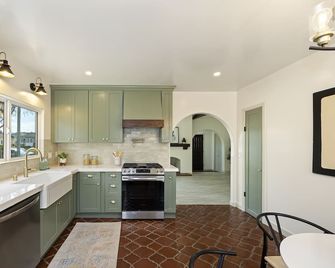 Casa Alhambra near DTLA with jacuzzi and King Beds - Alhambra - Cozinha
