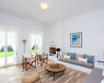 On The Rocks - The Two Rocks - Serviced Villa - Ios - Living room