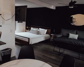 Inn And The Spinn - Manzanita - Bedroom