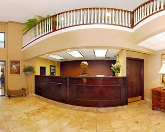 Quality Inn & Suites Tarboro - Kingsboro - Tarboro - Front desk