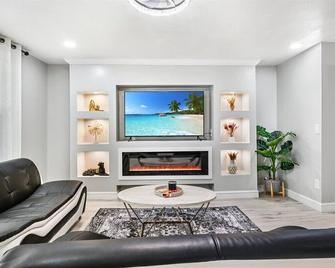 Bright and Airy Loft - Leavenworth