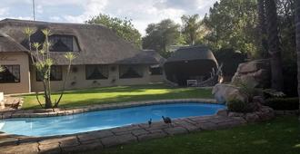 Villa Schreiner Guest House - Joanesburgo - Piscina