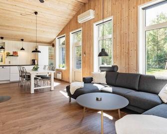 Boutique Holiday Home in Jutland With Sauna - Saeby - Obývací pokoj