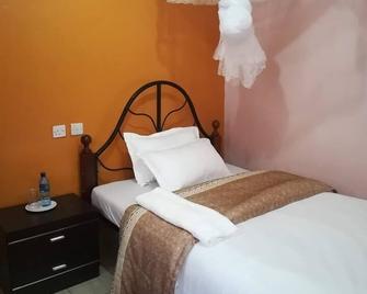 Sunview Lodge & Restaurant - Kibwezi - Bedroom