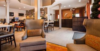 Best Western Royal Palace Inn & Suites - Los Angeles - Lobby