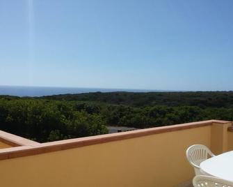 Relaxation, sea and sunsets - Santa Caterina - Balkón