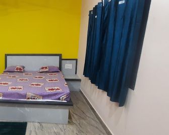 Mountain View Farmstay - Pachmarhi - Bedroom