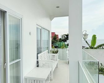 Chateau Du Soleil - San Fernando - Balkón