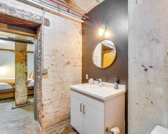 Dtwn Knoxville Studio Half-Mi to Market Square! - Knoxville - Bathroom