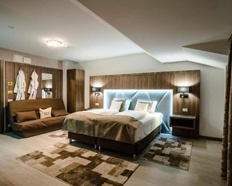 Hotel Eden - Câmpulung Moldovenesc - Camera da letto