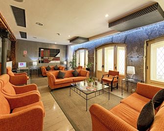 Hostal San Lorenzo - Madrid - Living room