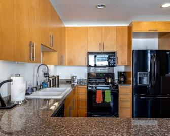 Modern Loft, Clean, Quiet, Wifi, Cable, Parking - San Diego - Cocina