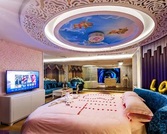 Lai Bao Hotel - Chenzhou - Bedroom