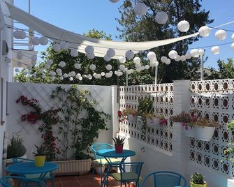 La Moraga de Poniente Malaga Hostel - Málaga - Patio