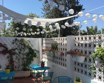 La Moraga de Poniente Malaga Hostel - Málaga - Patio