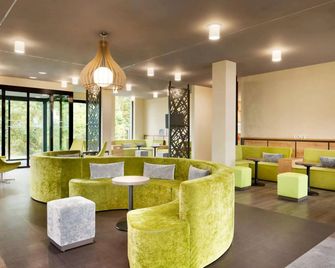 Super 8 by Wyndham Freiburg - Freiburg im Breisgau - Σαλόνι