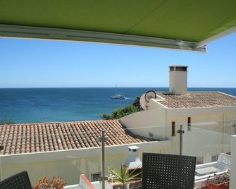 I loved my stay so much I bought the casa - it's genuinely close to the sea! - Praia da Luz - Balcony