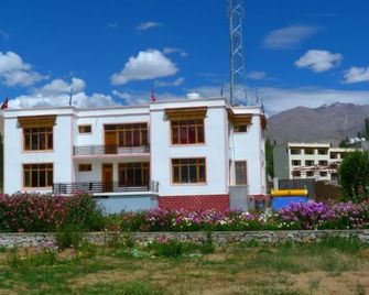 Orion Home - Leh - Edificio