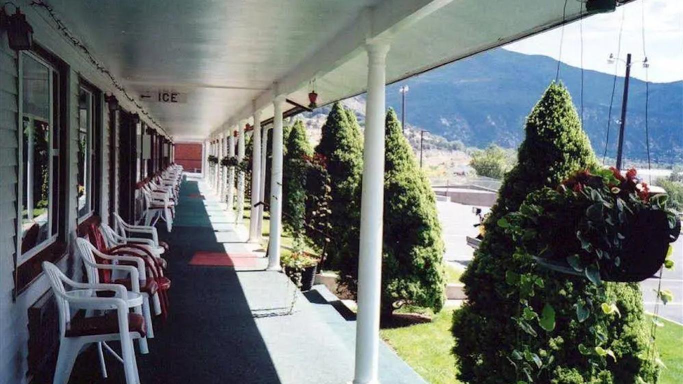Hanging Lake Inn