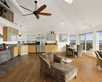 Designer Oceanfront Luxury Bdrms! surround sound art collection,hot tubonBeach - Westhampton Beach - Kitchen