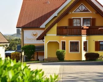 Golf & Therme Sonnenpension Hotel Garni - Stegersbach - Building