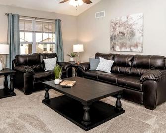 Home among the Nook in Hamilton Ohio - Hamilton - Sala de estar