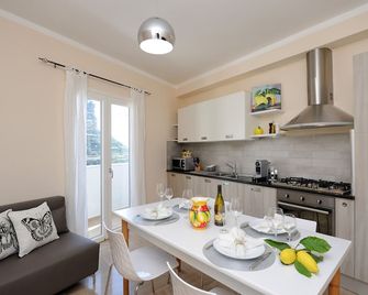 Lemon in the air - Scala - Keittiö