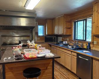 Boulder Creek Lodge - Philipsburg - Cocina