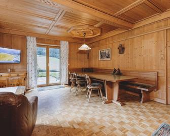 Holiday Home on Großglockner Alpine Road, cleaning included - Fusch an der Grossglocknerstrasse - Їдальня