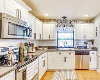 Port St Lucie Retreat Lanai with Private Pool! - Port St. Lucie - Kitchen