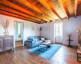 Tranquil Escape in Loubejac - Loubejac - Sala de estar