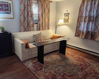 Cottage, close to Lake, Ski, Hike, Concerts - Gilford - Soggiorno