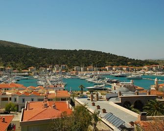 Yalcin Hotel - Cesme