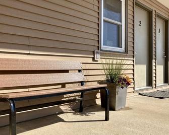 White Lake Lodge - Family Room - Room 1 - Sleeps 5 - White Lake - Patio