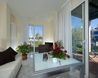 Portoverde Beach Apartments - Misano Adriatico - Living room
