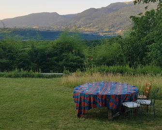 Superb house with vines and view of the Grand Colombier - Artemare - Patio