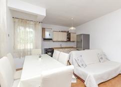 Apartments Dasa - Primosten - Jadalnia